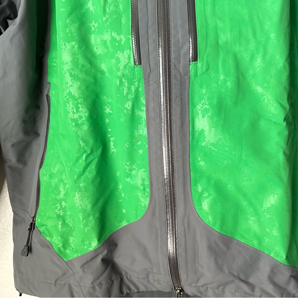 MOUNTAIN HARDWARE DRY.Q Ourdoor Rain Medium Unisex Jacket - Picture 6 of 12